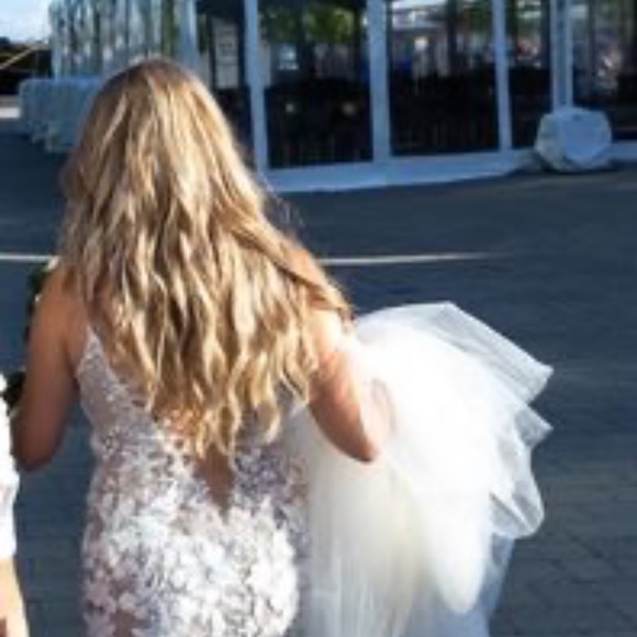 Milla Nova Wedding Dress - Picture 6 of 10